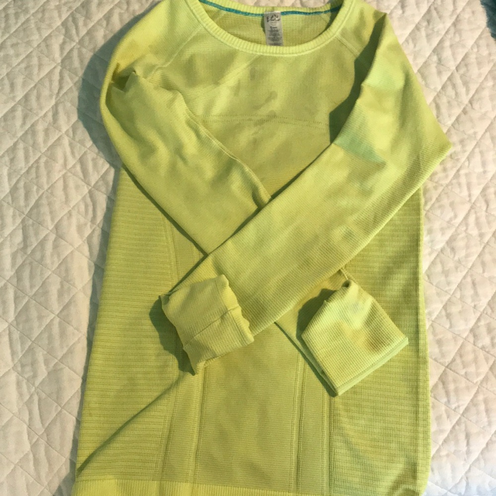 yellow ivviva top